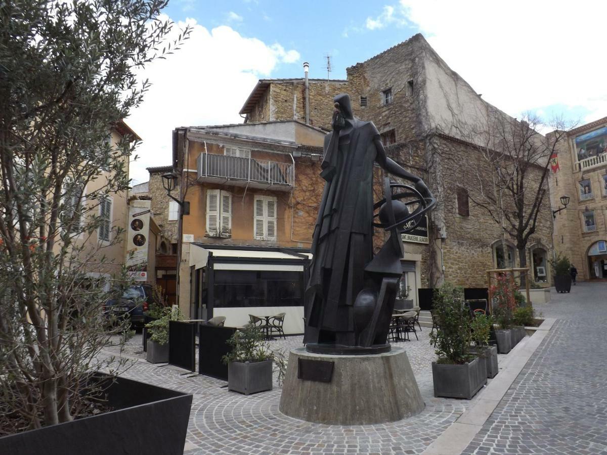 Le Coin Salonais Apartamento *